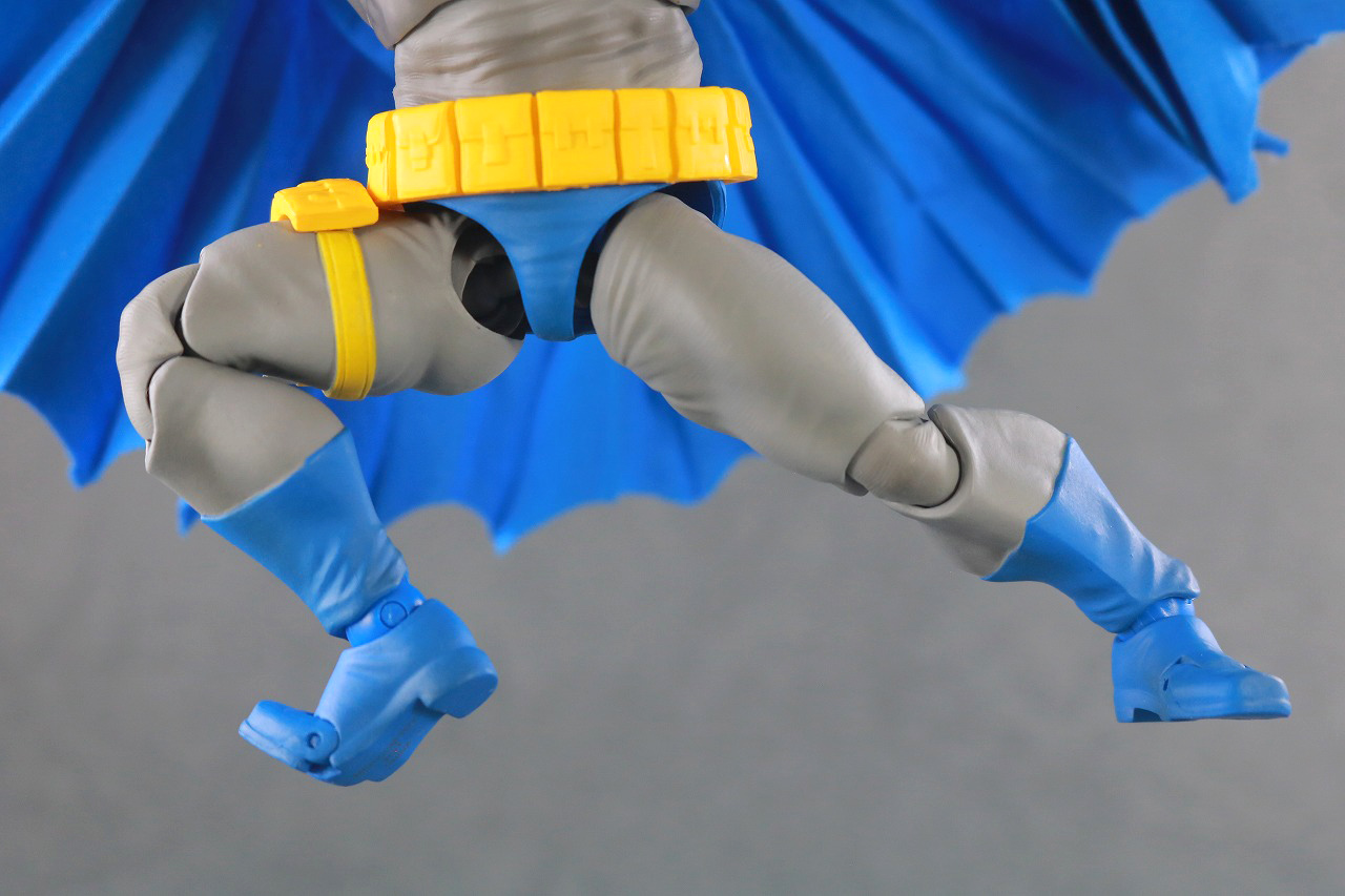 MAFEX　バットマン　ダークナイト　リターンズ　レビュー　可動範囲