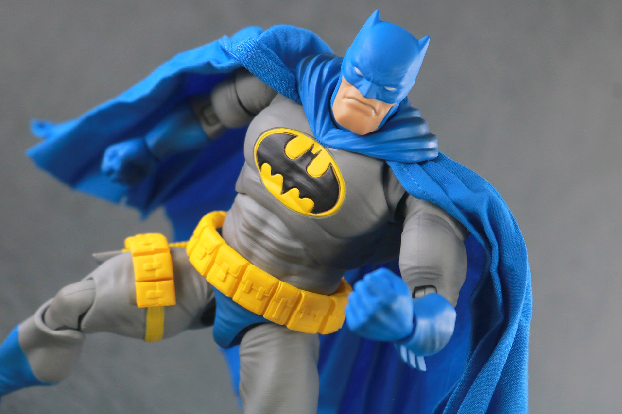 MAFEX　バットマン　ダークナイト　リターンズ　レビュー　アクション