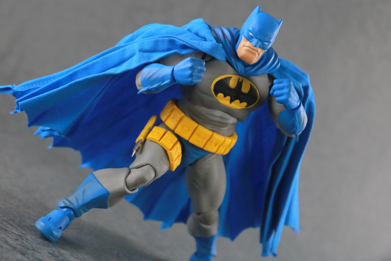 MAFEX　バットマン　ダークナイト　リターンズ　レビュー　アクション