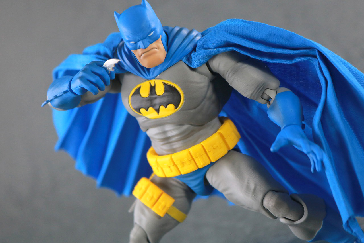 MAFEX　バットマン　ダークナイト　リターンズ　レビュー　アクション