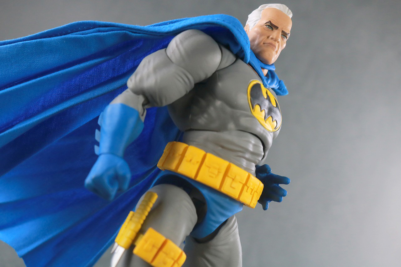 MAFEX　バットマン　ダークナイト　リターンズ　レビュー　アクション