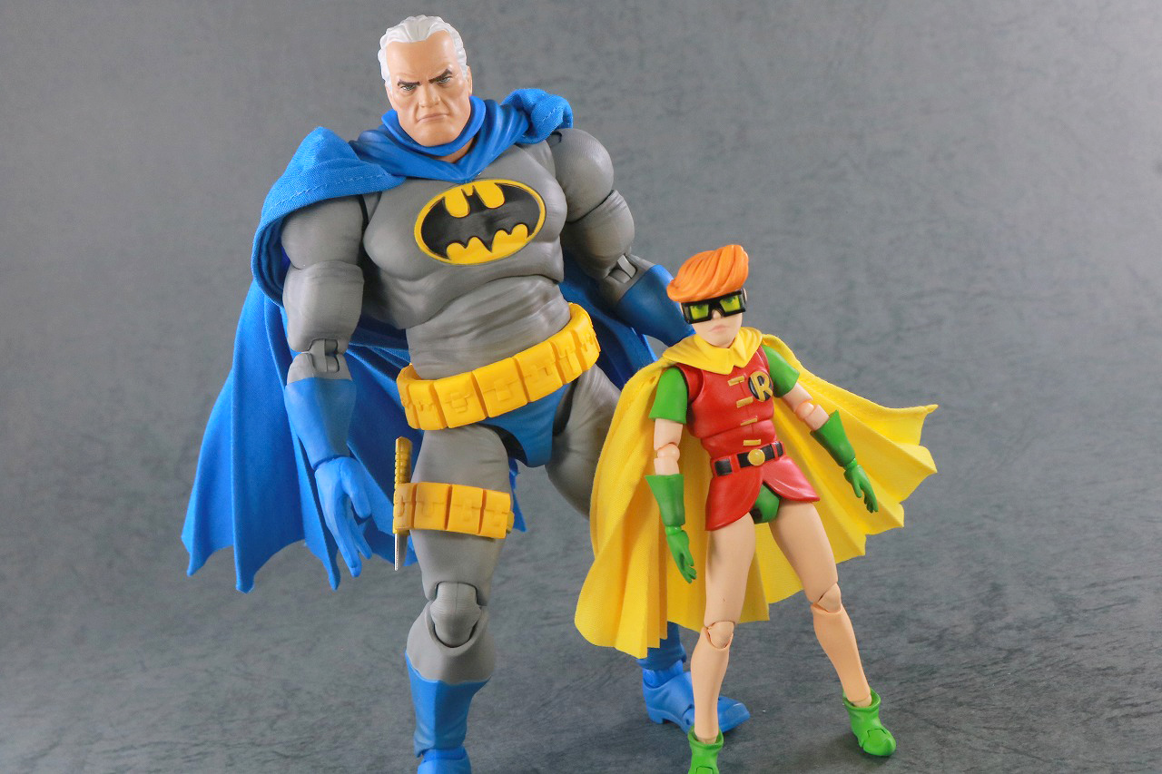 MAFEX　バットマン　ロビン　キャリー・ケリー　レビュー　アクション