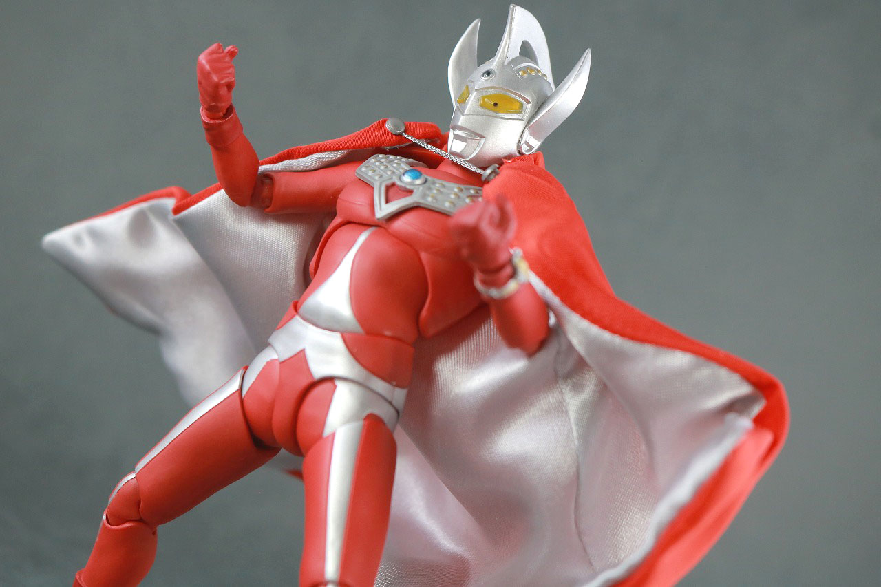 S.H.フィギュアーツ　ブラザーズマント　レビュー　アクション　ウルトラマンタロウ