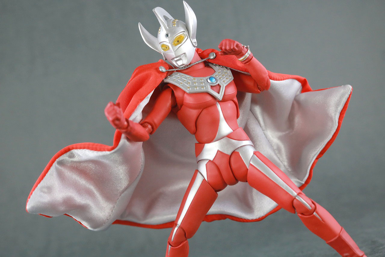 S.H.フィギュアーツ　ブラザーズマント　レビュー　アクション　ウルトラマンタロウ