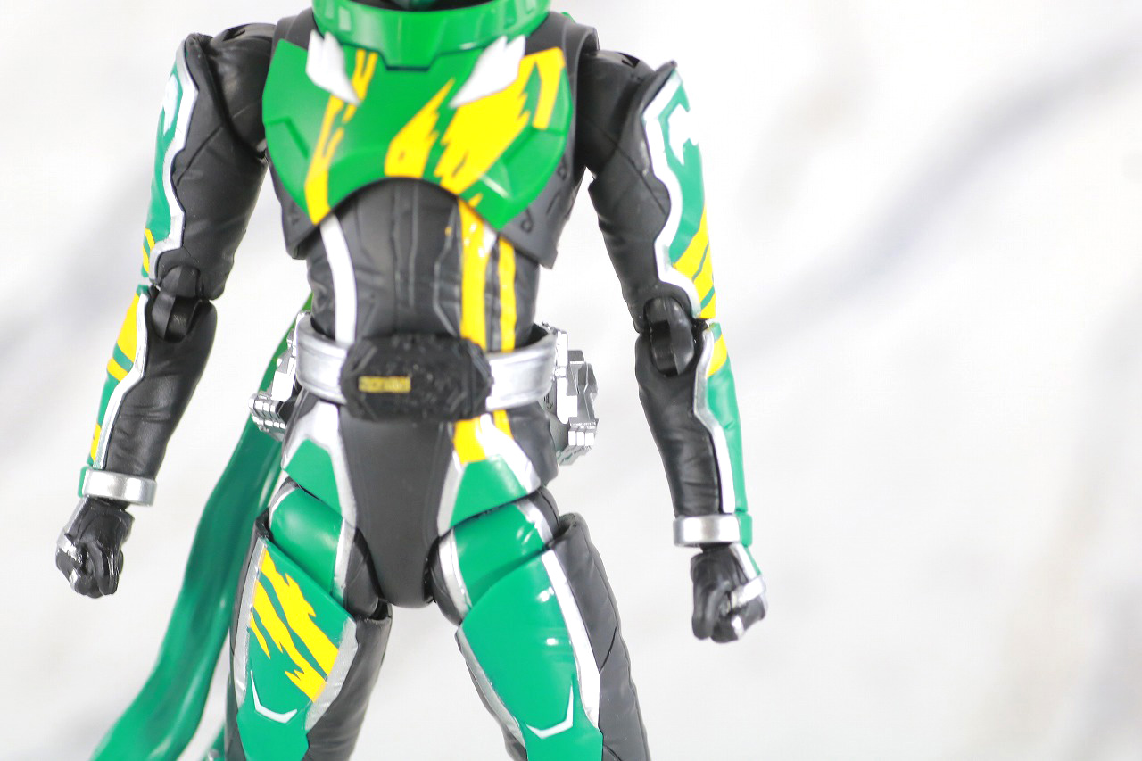 S.H.フィギュアーツ　仮面ライダー剣斬　猿飛忍者伝　レビュー　本体