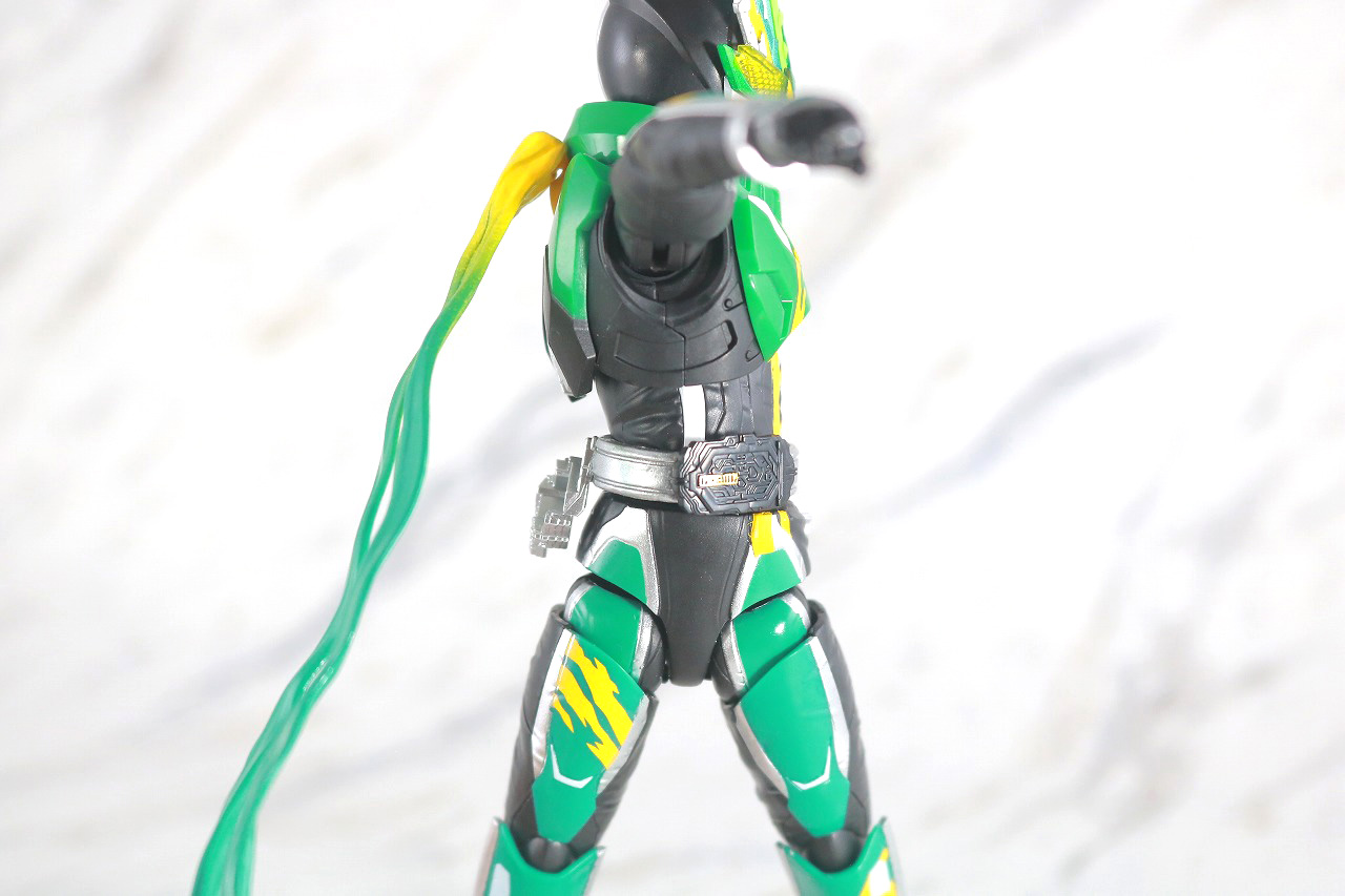 S.H.フィギュアーツ　仮面ライダー剣斬　猿飛忍者伝　レビュー　可動範囲