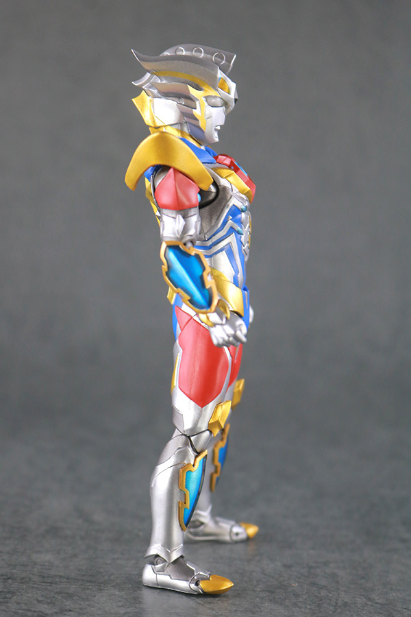  S.H.フィギュアーツ　ウルトラマンゼット デルタライズクロー　レビュー　本体