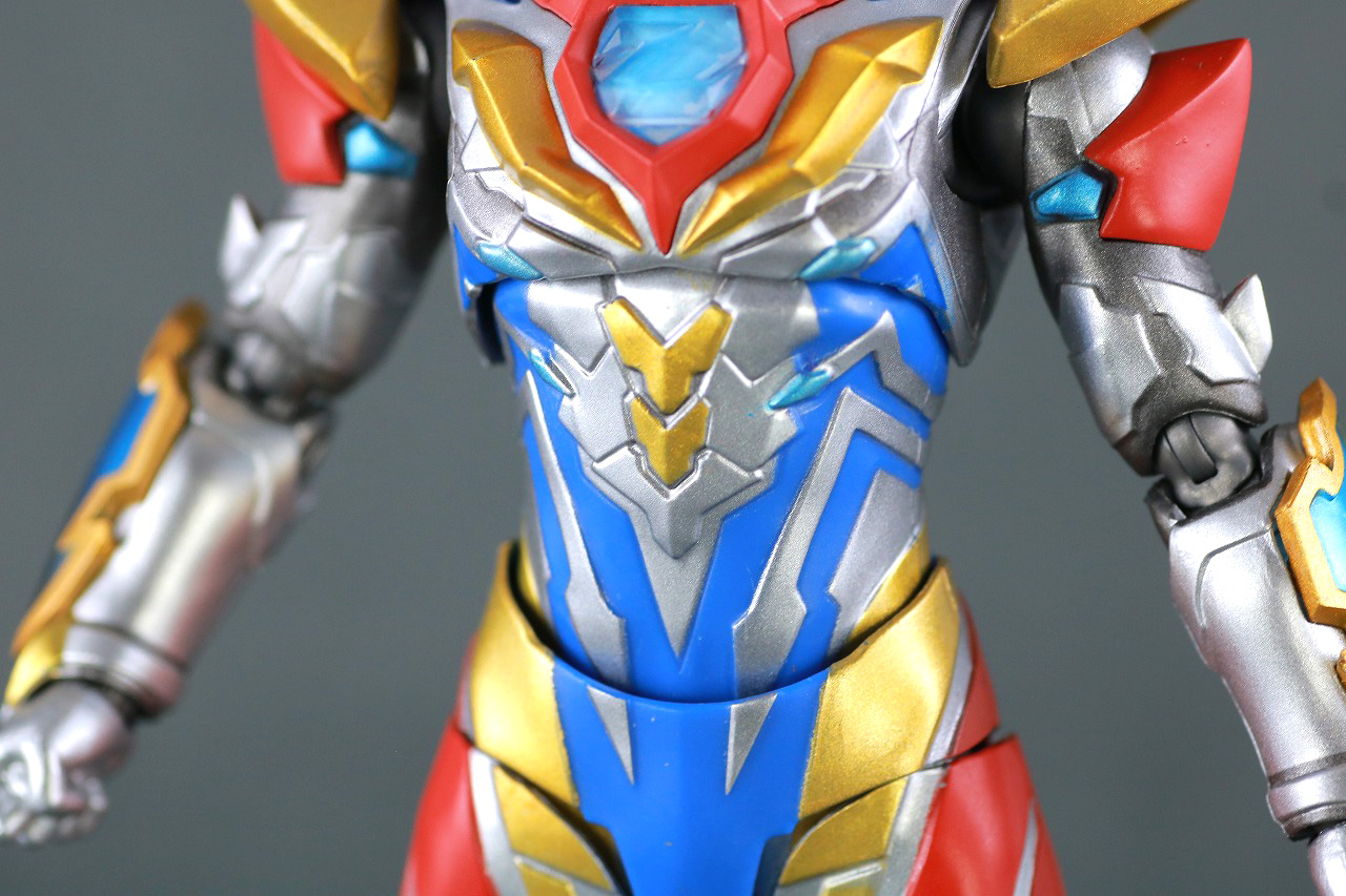  S.H.フィギュアーツ　ウルトラマンゼット デルタライズクロー　レビュー　本体