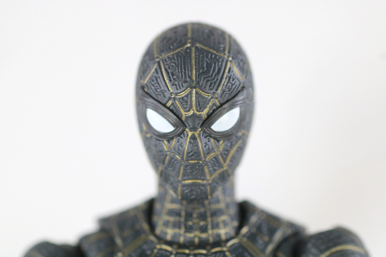 S.H.フィギュアーツ　スパイダーマン　ブラック＆ゴールドスーツ　レビュー　本体