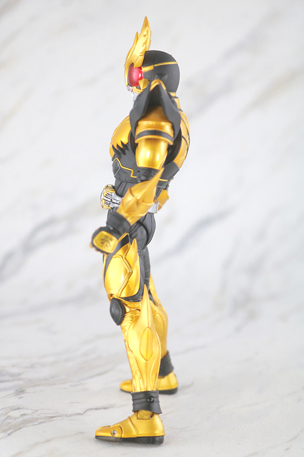 S.H.フィギュアーツ　仮面ライダークウガ ライジングアルティメット　真骨彫製法　レビュー　本体