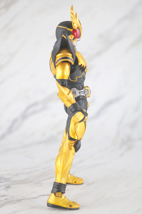 S.H.フィギュアーツ　仮面ライダークウガ ライジングアルティメット　真骨彫製法　レビュー　本体