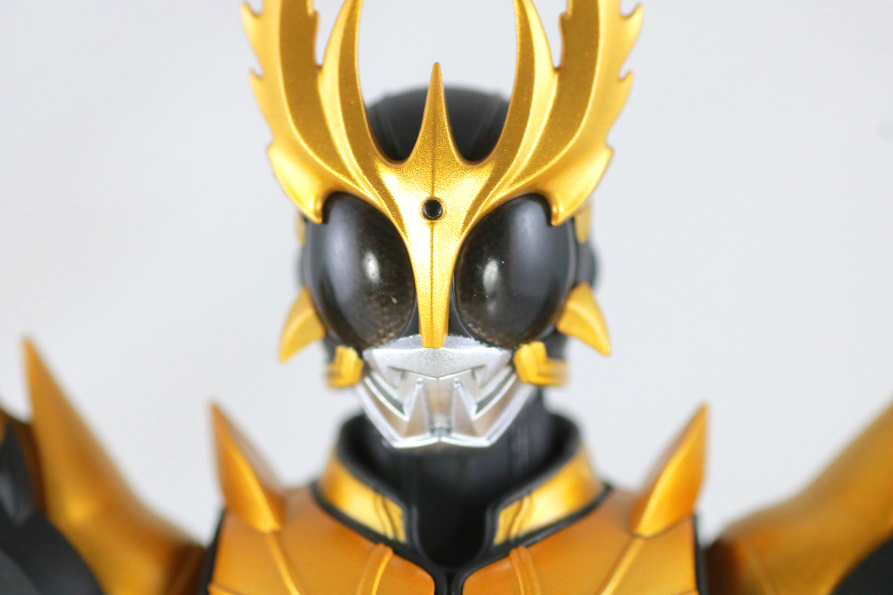 S.H.フィギュアーツ　仮面ライダークウガ ライジングアルティメット　真骨彫製法　レビュー　付属品　黒目