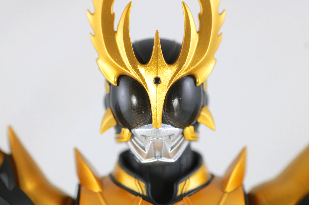 S.H.フィギュアーツ　仮面ライダークウガ ライジングアルティメット　真骨彫製法　レビュー　付属品　黒目