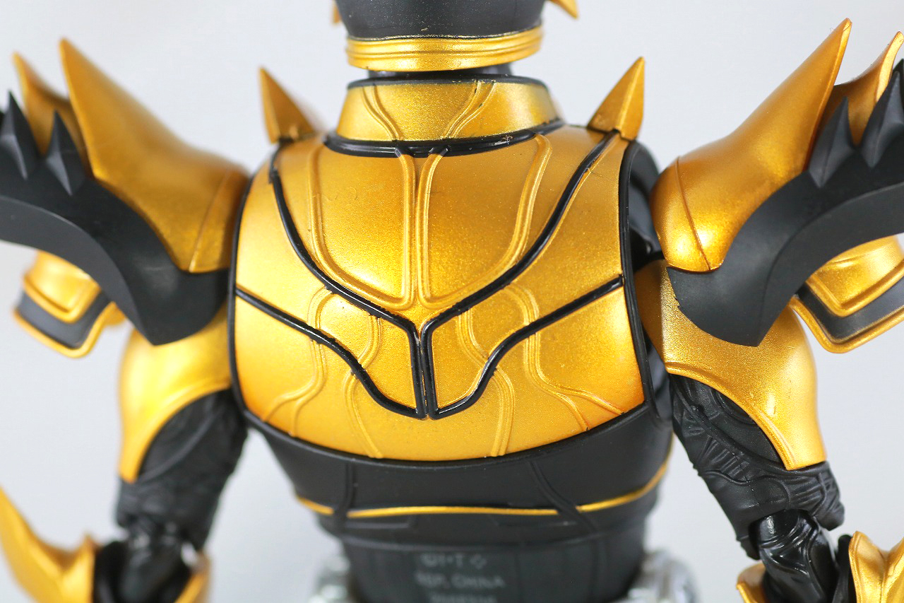 S.H.フィギュアーツ　仮面ライダークウガ ライジングアルティメット　真骨彫製法　レビュー　本体