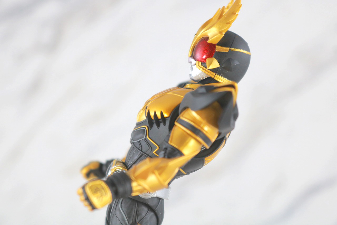 S.H.フィギュアーツ　仮面ライダークウガ ライジングアルティメット　真骨彫製法　レビュー　可動範囲