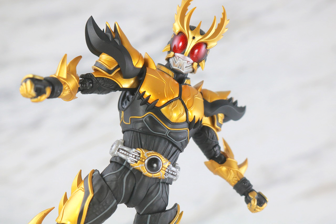 S.H.フィギュアーツ　仮面ライダークウガ ライジングアルティメット　真骨彫製法　レビュー　アクション