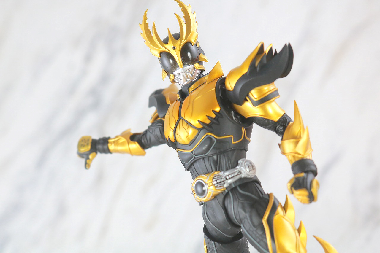 S.H.フィギュアーツ　仮面ライダークウガ ライジングアルティメット　真骨彫製法　レビュー　アクション