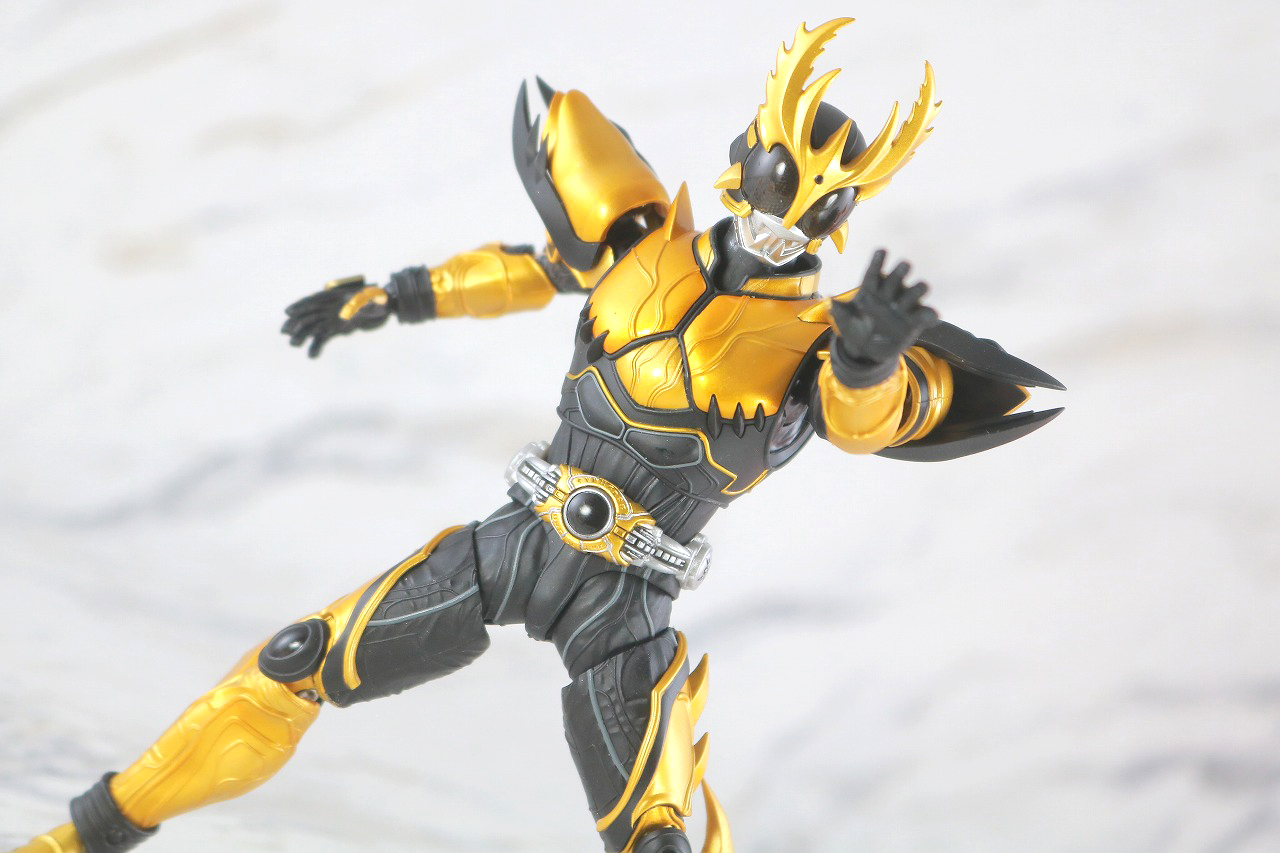 S.H.フィギュアーツ　仮面ライダークウガ ライジングアルティメット　真骨彫製法　レビュー　アクション