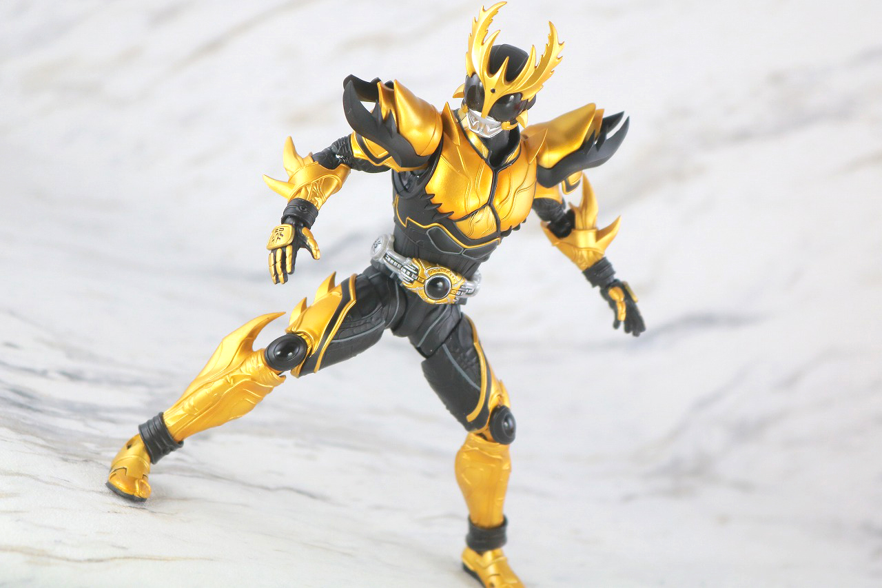 S.H.フィギュアーツ　仮面ライダークウガ ライジングアルティメット　真骨彫製法　レビュー　アクション