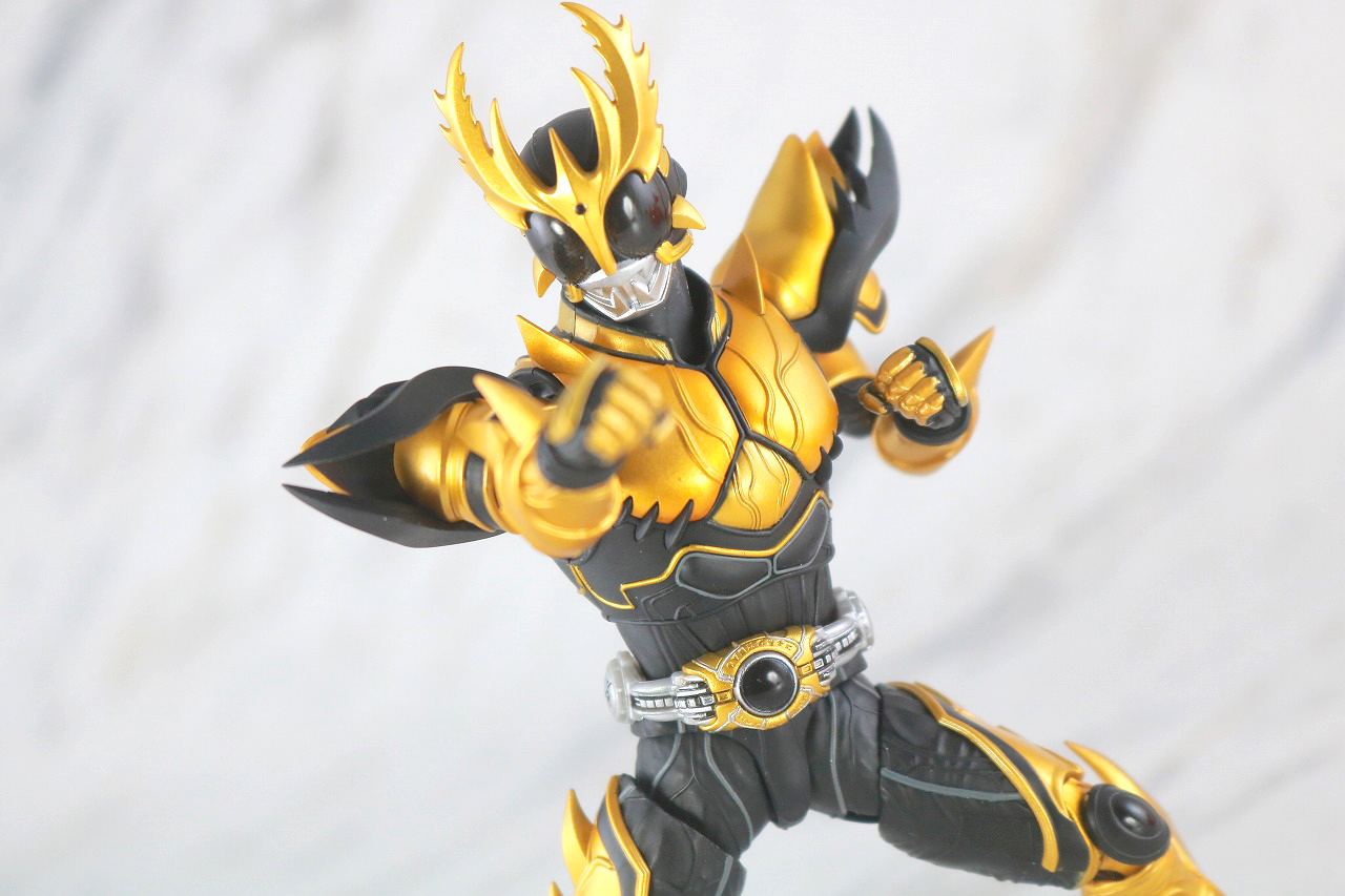 S.H.フィギュアーツ　仮面ライダークウガ ライジングアルティメット　真骨彫製法　レビュー　アクション