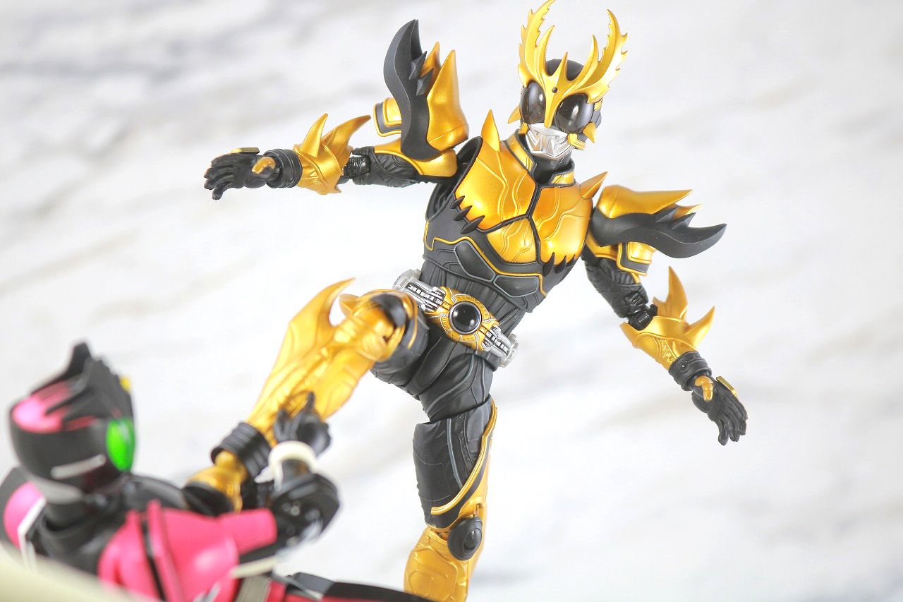 S.H.フィギュアーツ　仮面ライダークウガ ライジングアルティメット　真骨彫製法　レビュー　アクション