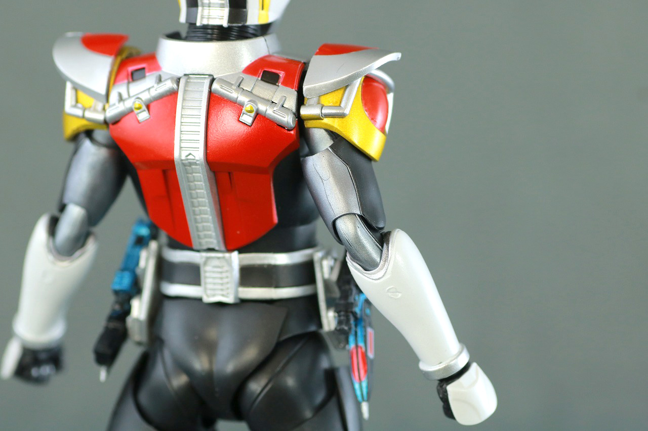 S.H.フィギュアーツ　仮面ライダー電王　アックスフォーム　真骨彫製法　レビュー　本体