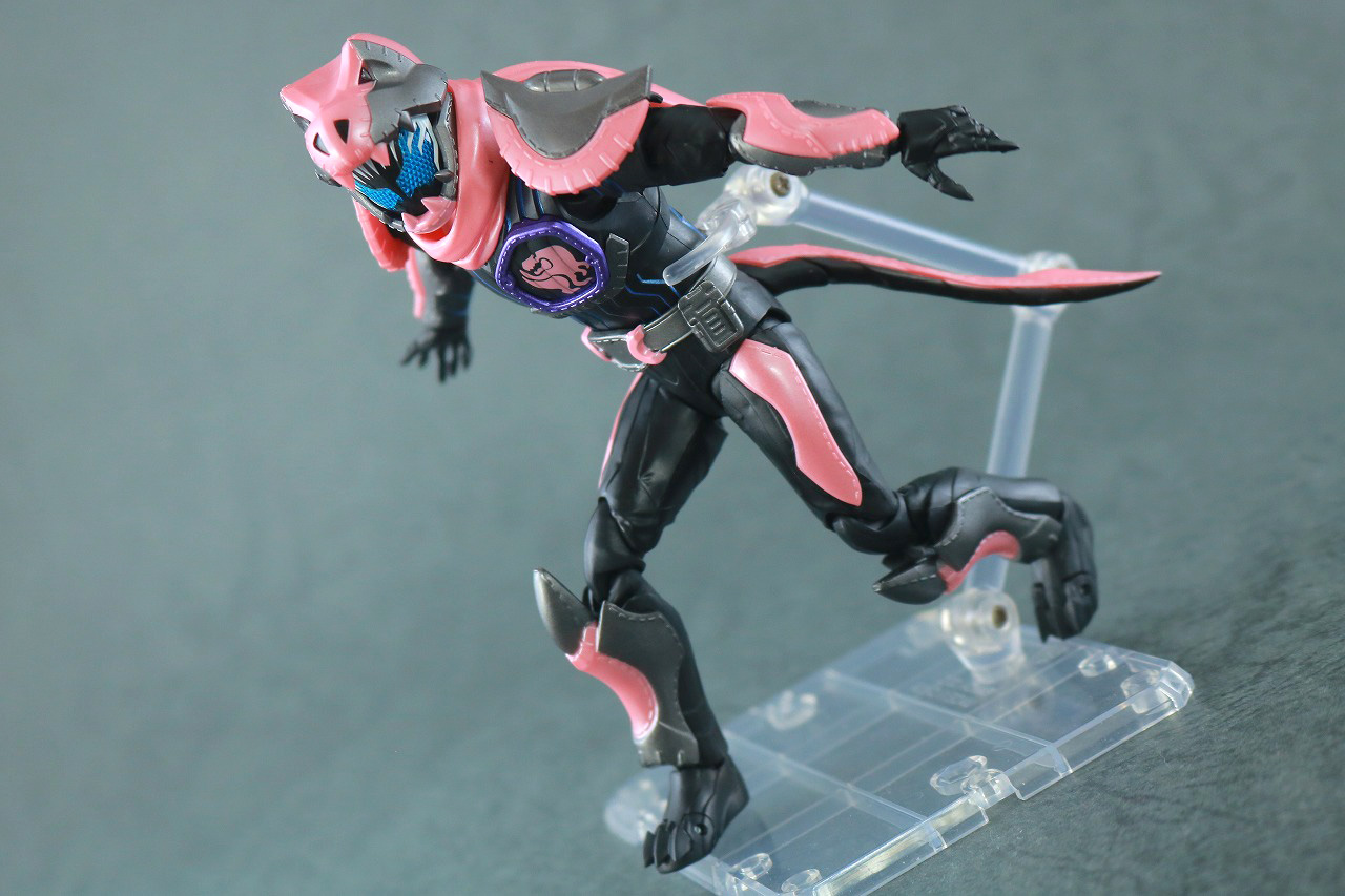 S.H.フィギュアーツ　仮面ライダーバイス　レックスゲノム　レビュー　アクション