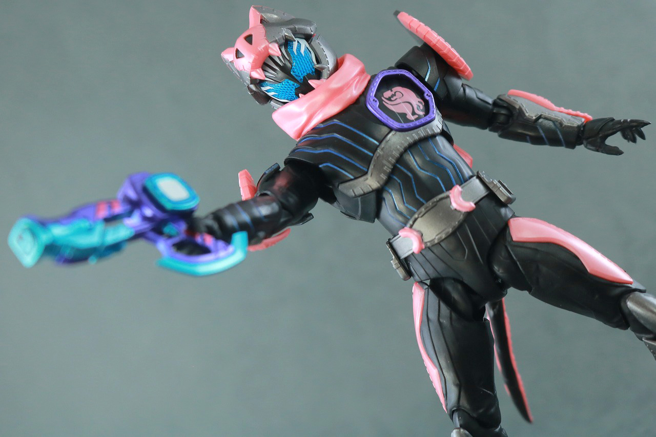 S.H.フィギュアーツ　仮面ライダーバイス　レックスゲノム　レビュー　アクション