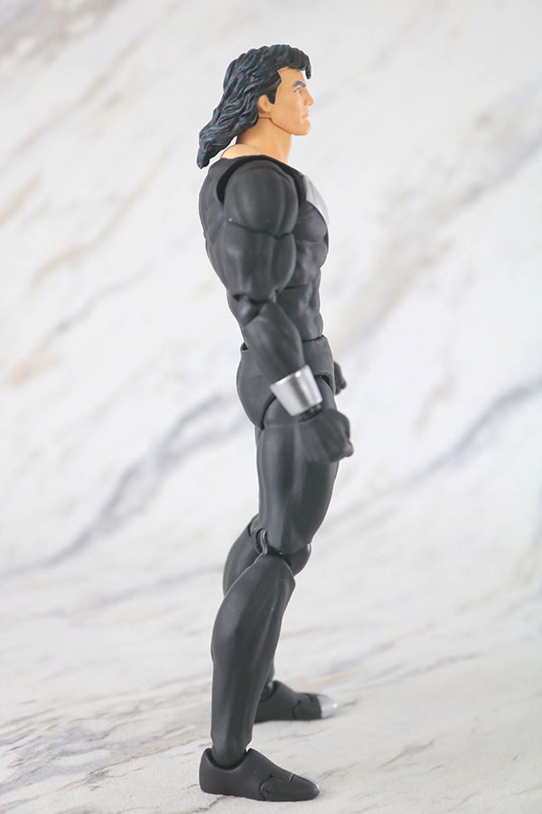 MAFEX　スーパーマン（リターン・オブ・スーパーマン）　ブラックスーツ　レビュー　本体