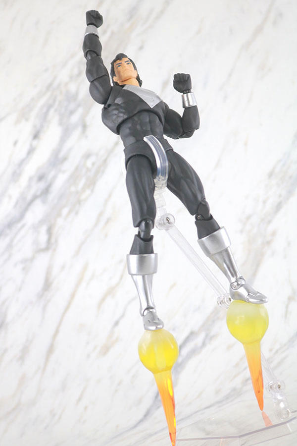 MAFEX　スーパーマン（リターン・オブ・スーパーマン）　ブラックスーツ　レビュー　アクション