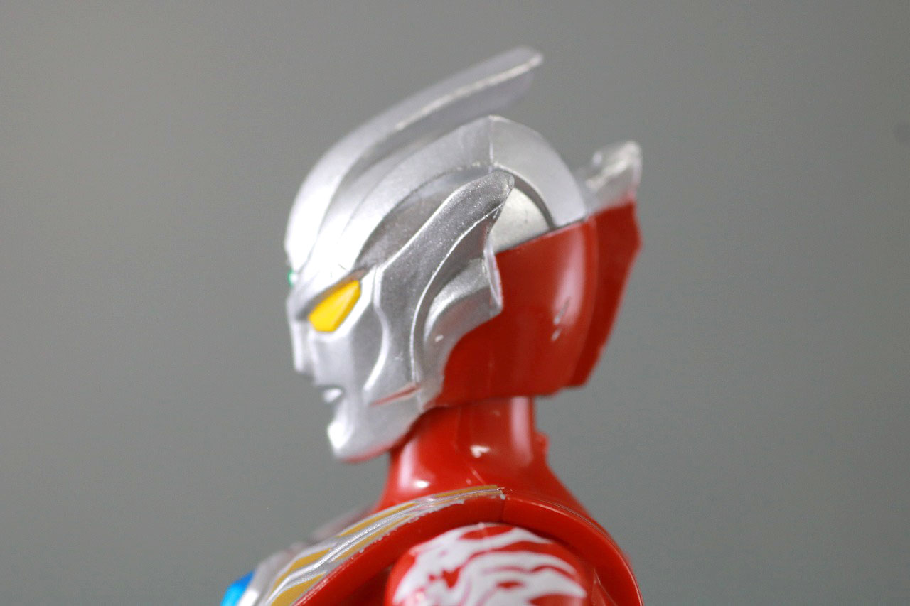 ウルトラアクションフィギュア　ウルトラマンレグロス　レビュー　本体