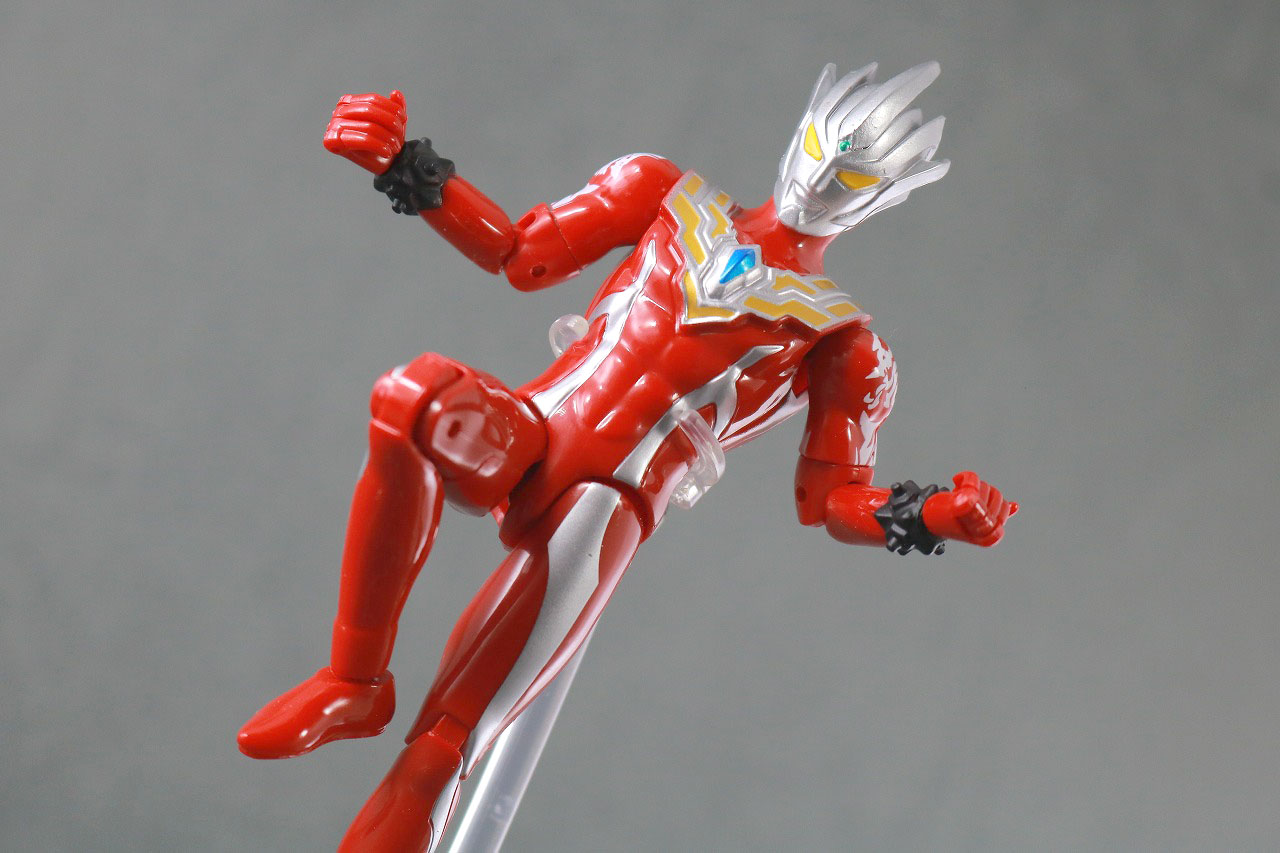 ウルトラアクションフィギュア　ウルトラマンレグロス　レビュー　アクション