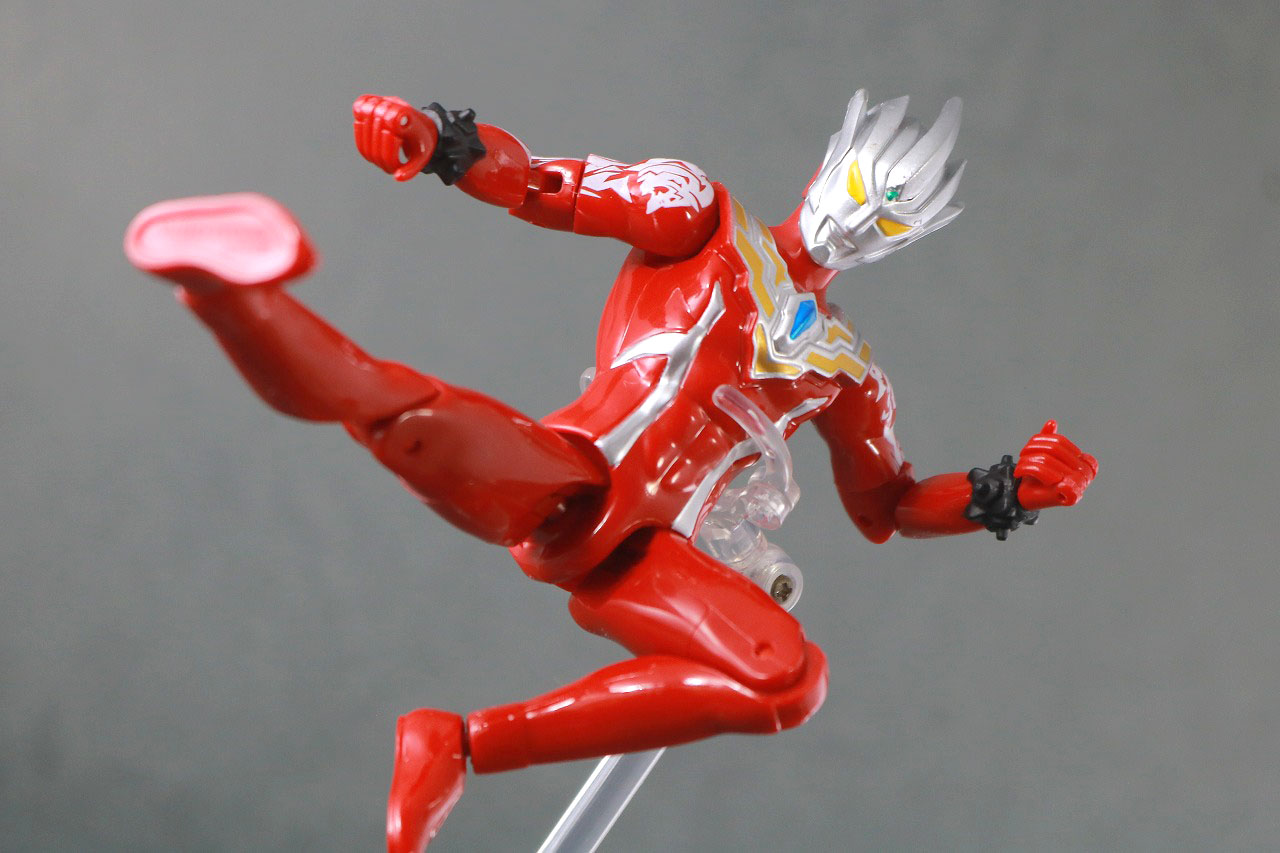 ウルトラアクションフィギュア　ウルトラマンレグロス　レビュー　アクション