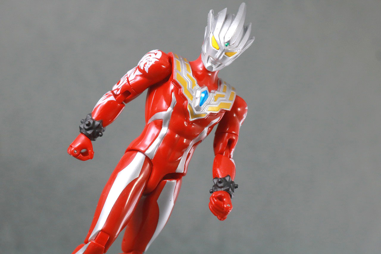 ウルトラアクションフィギュア　ウルトラマンレグロス　レビュー　アクション