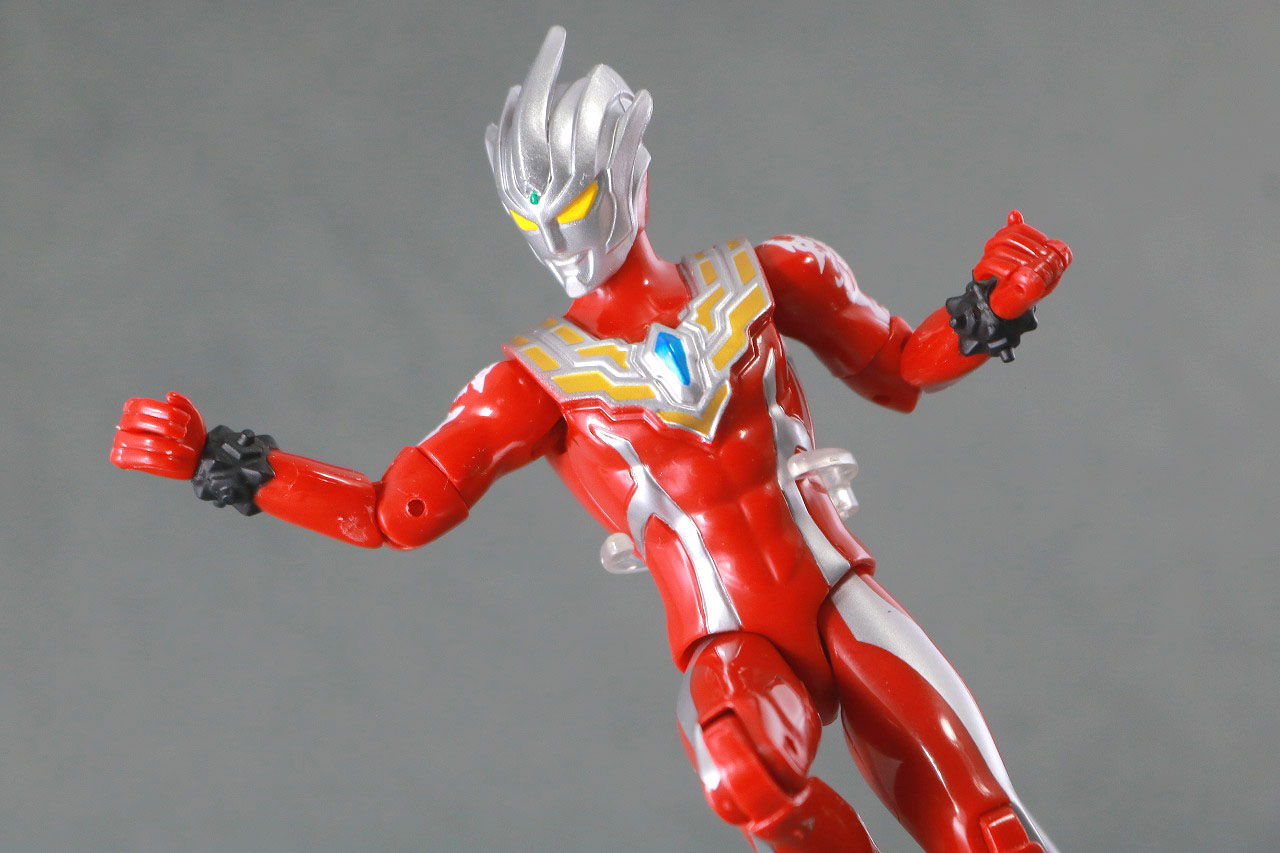 ウルトラアクションフィギュア　ウルトラマンレグロス　レビュー　アクション