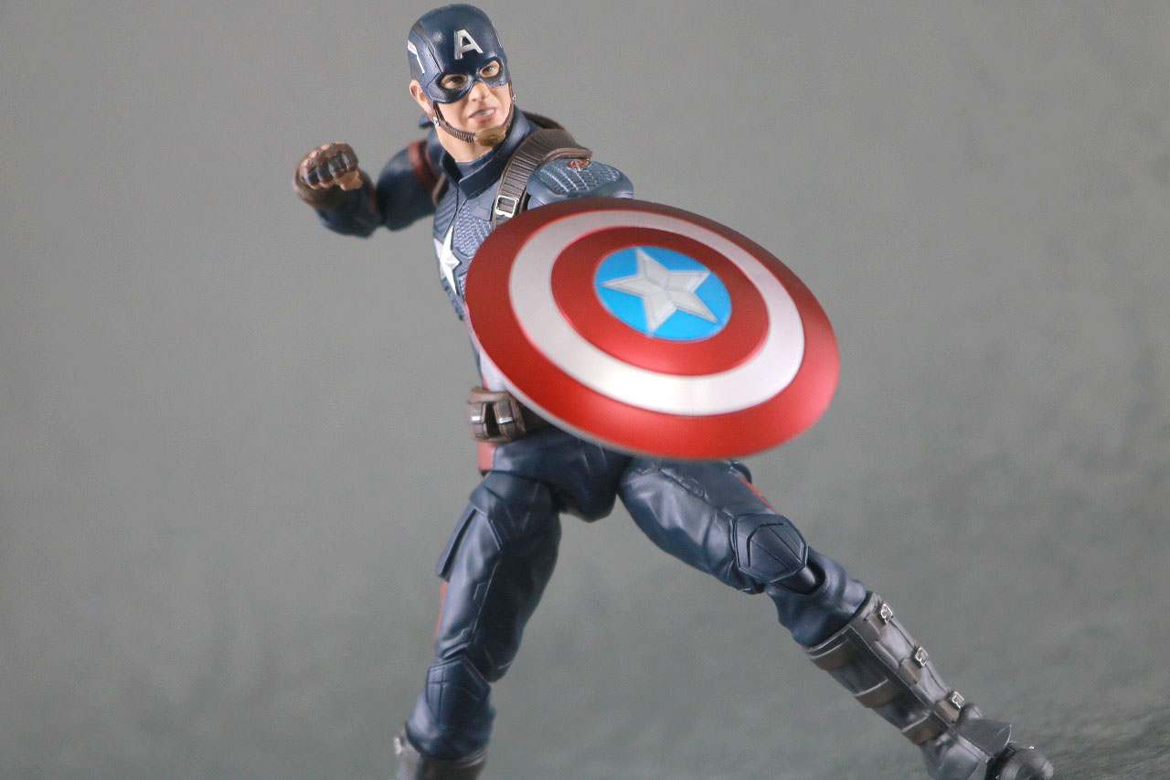 MAFEX　マフェックス　キャプテンアメリカ　アベンジャーズ　エンドゲーム　レビュー　アクション