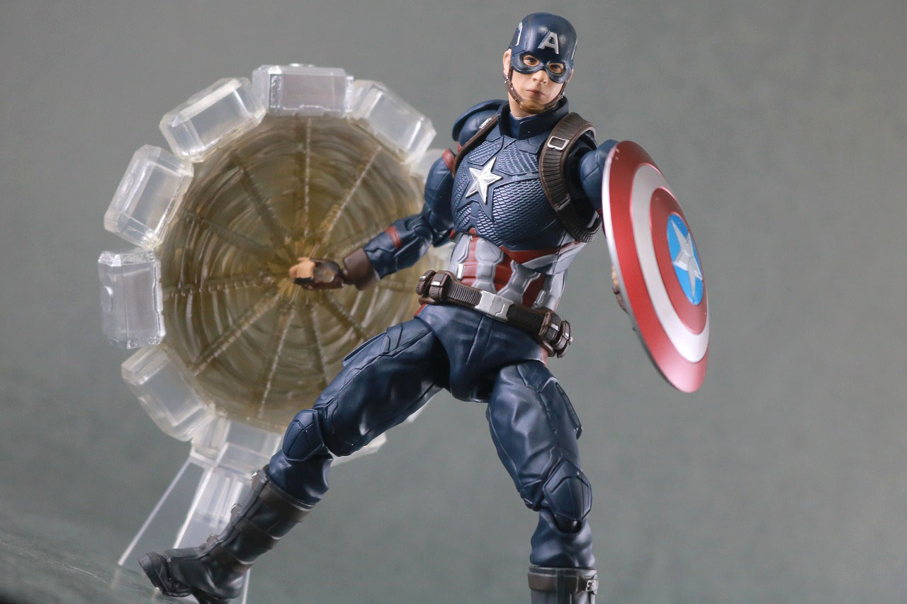 MAFEX　マフェックス　キャプテンアメリカ　アベンジャーズ　エンドゲーム　レビュー　アクション