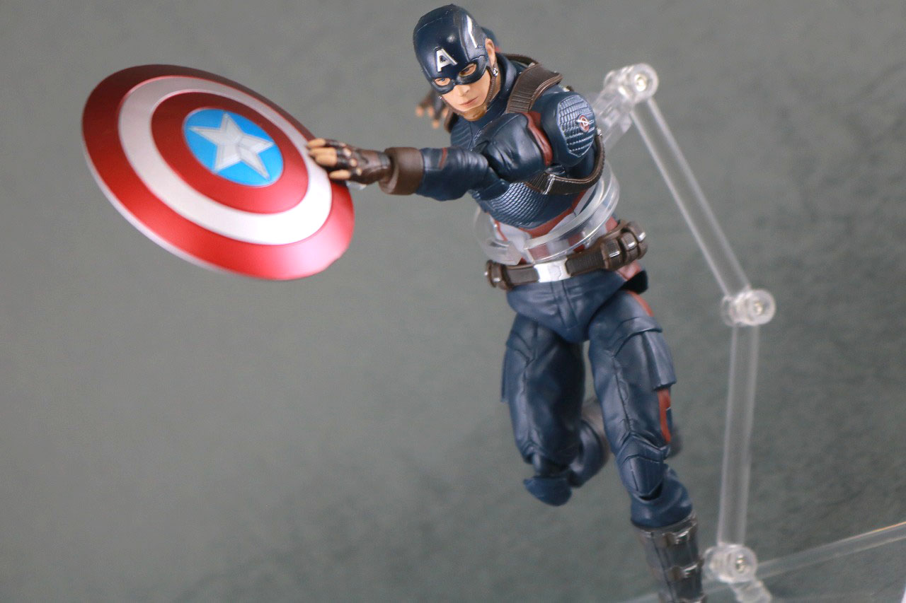 MAFEX　マフェックス　キャプテンアメリカ　アベンジャーズ　エンドゲーム　レビュー　アクション