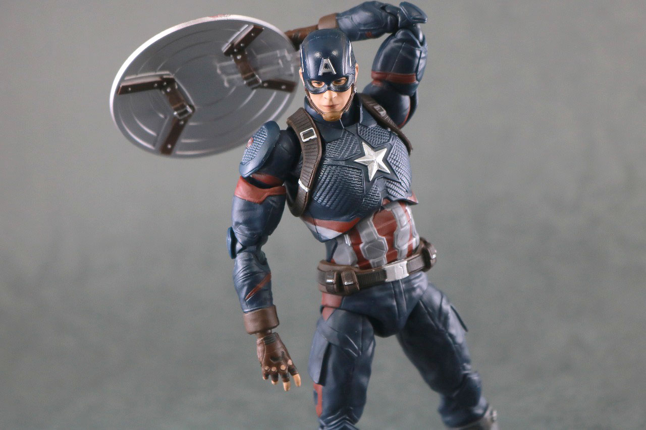 MAFEX　マフェックス　キャプテンアメリカ　アベンジャーズ　エンドゲーム　レビュー　アクション