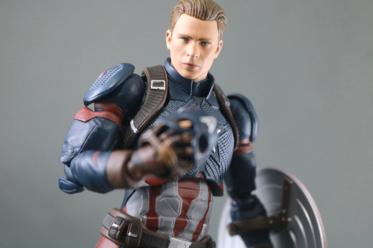 MAFEX　マフェックス　キャプテンアメリカ　アベンジャーズ　エンドゲーム　レビュー　アクション