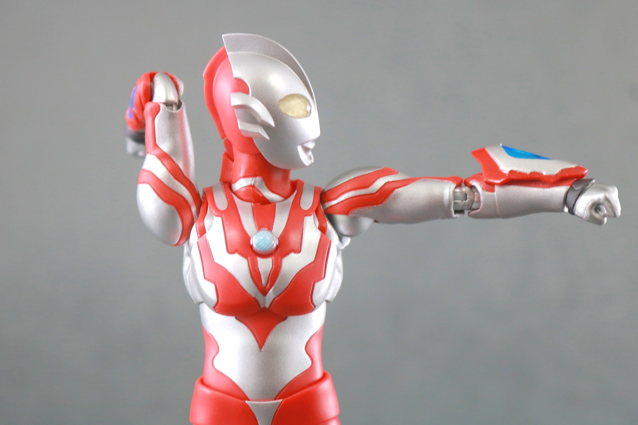 S.H.フィギュアーツ　ウルトラマンリブット　レビュー　可動範囲