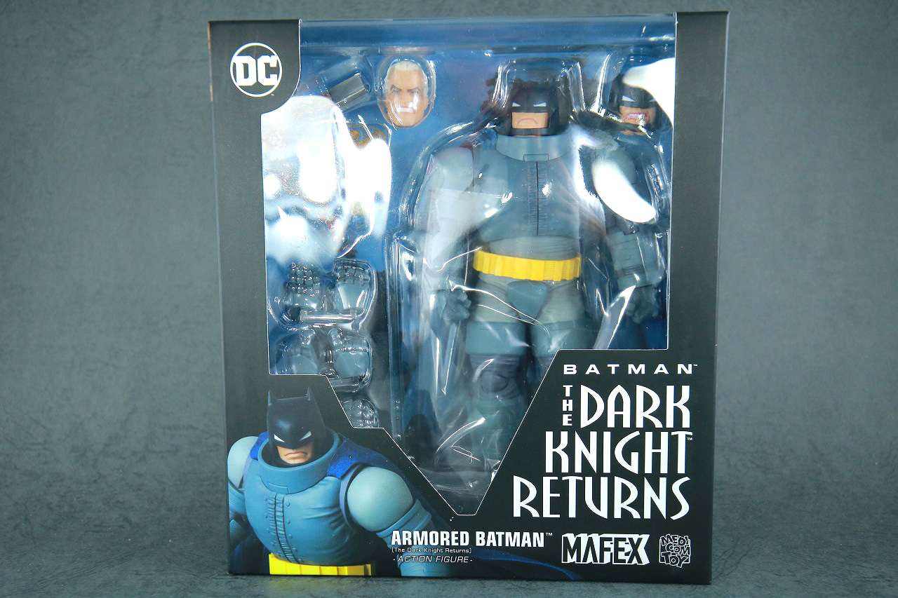 MAFEX　アーマード・バットマン　The Dark Knight Returns　レビュー　パッケージ