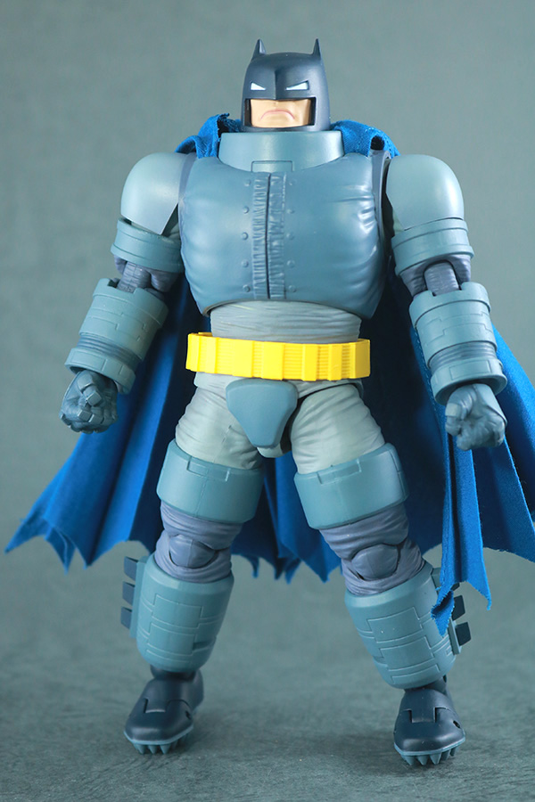 MAFEX　アーマード・バットマン　The Dark Knight Returns　レビュー　本体