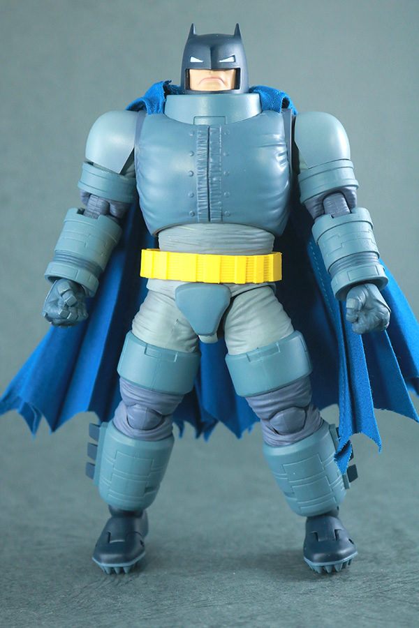 MAFEX　アーマード・バットマン　The Dark Knight Returns　レビュー　本体