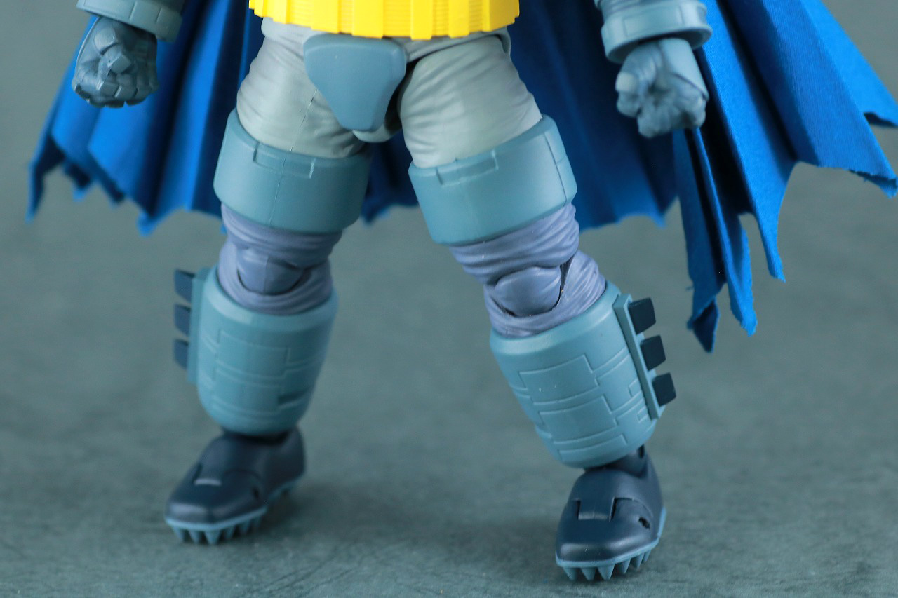 MAFEX　アーマード・バットマン　The Dark Knight Returns　レビュー　本体