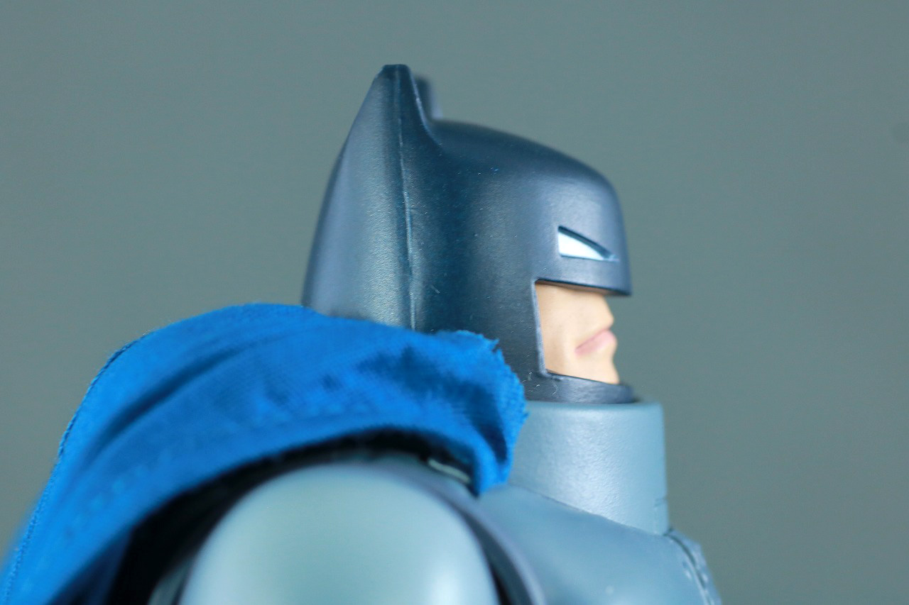 MAFEX　アーマード・バットマン　The Dark Knight Returns　レビュー　本体