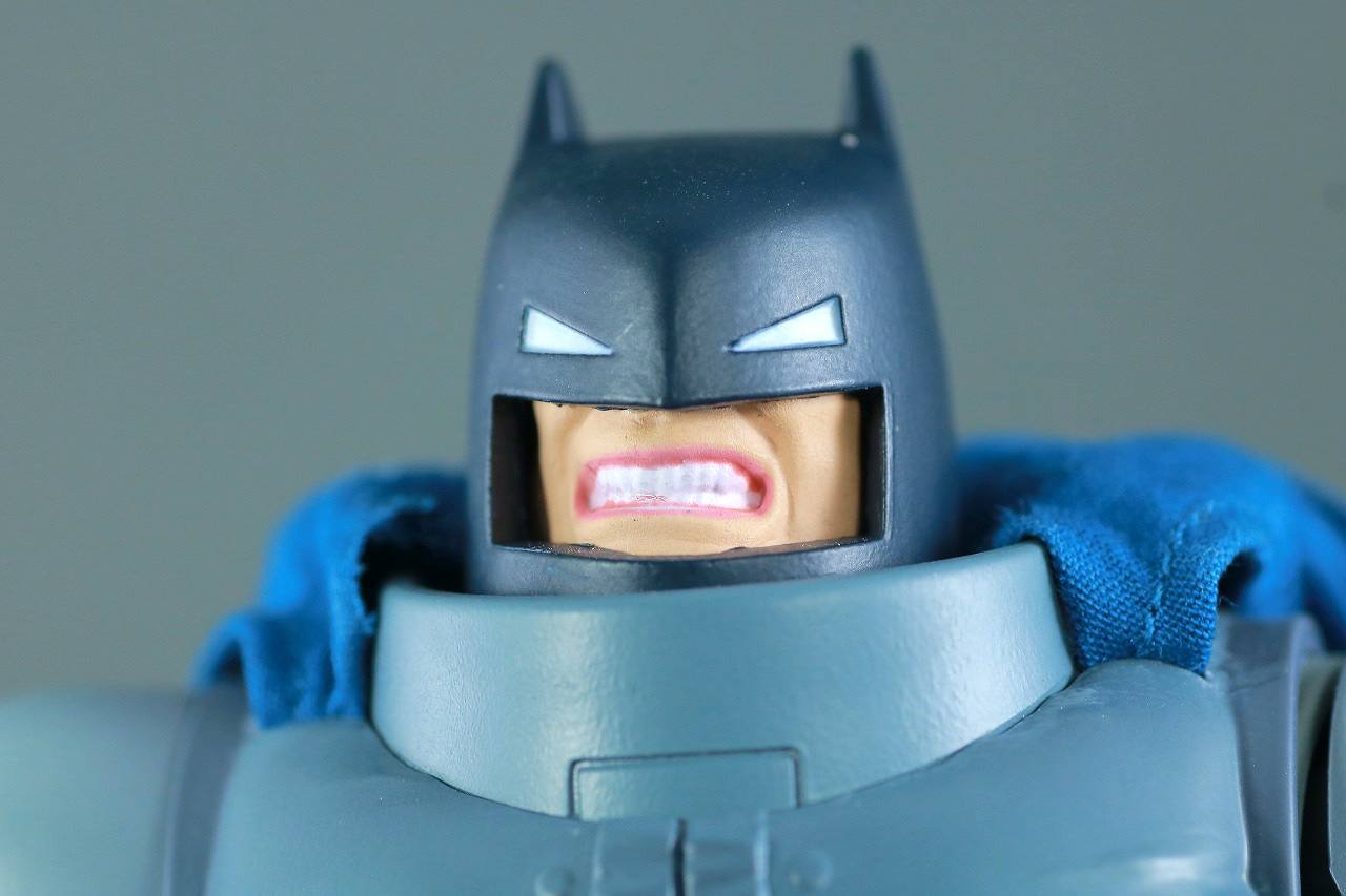 MAFEX　アーマード・バットマン　The Dark Knight Returns　レビュー　付属品　食いしばりヘッド