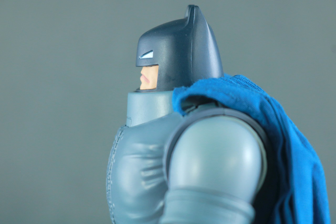 MAFEX　アーマード・バットマン　The Dark Knight Returns　レビュー　可動範囲