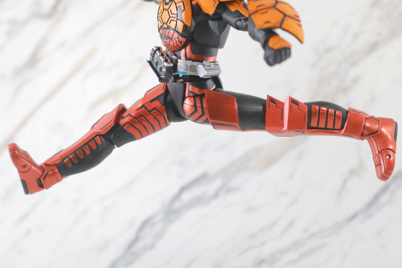 S.H.フィギュアーツ　仮面ライダーオーズ　ブラカワニコンボ　真骨彫製法　レビュー　可動範囲