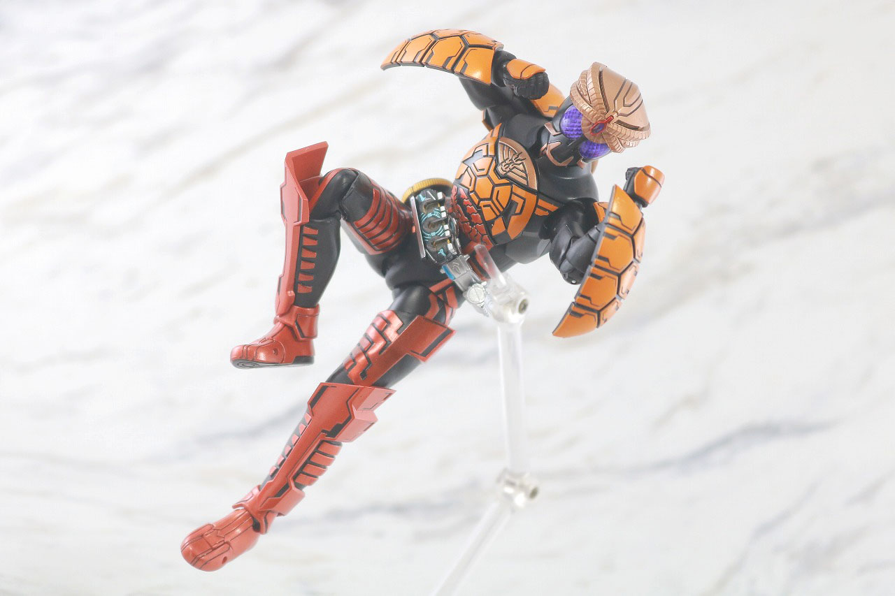 S.H.フィギュアーツ　仮面ライダーオーズ　ブラカワニコンボ　真骨彫製法　レビュー　アクション